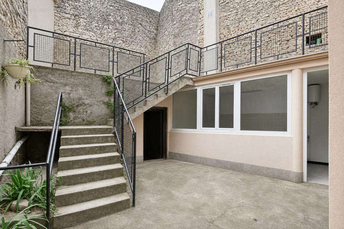 Appartement T3 RDC de 60 m² à Marguerittes - photo 9
