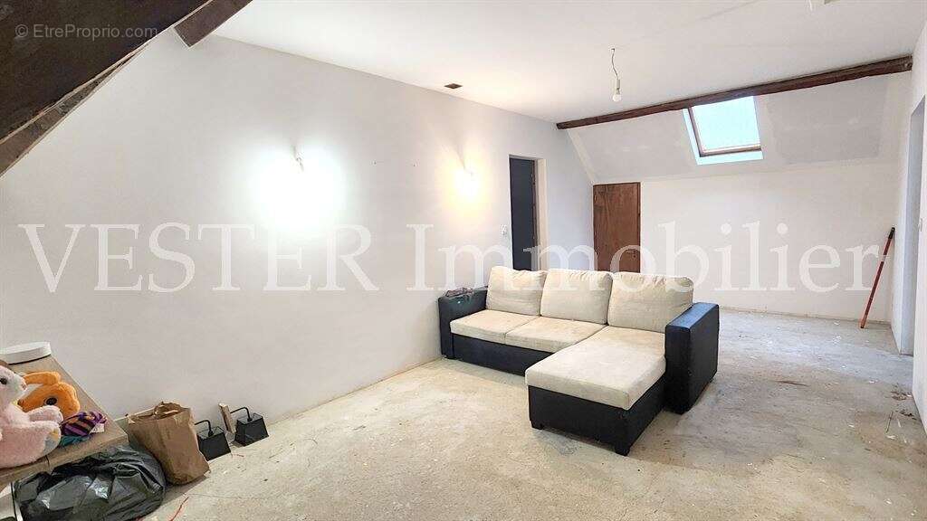 Maison à SAINT-FRONT-DE-PRADOUX