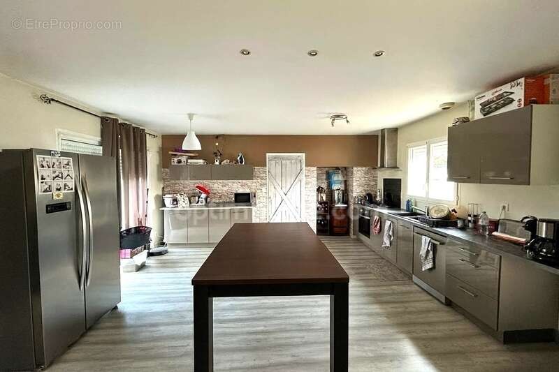 Maison à VOUILLE-LES-MARAIS