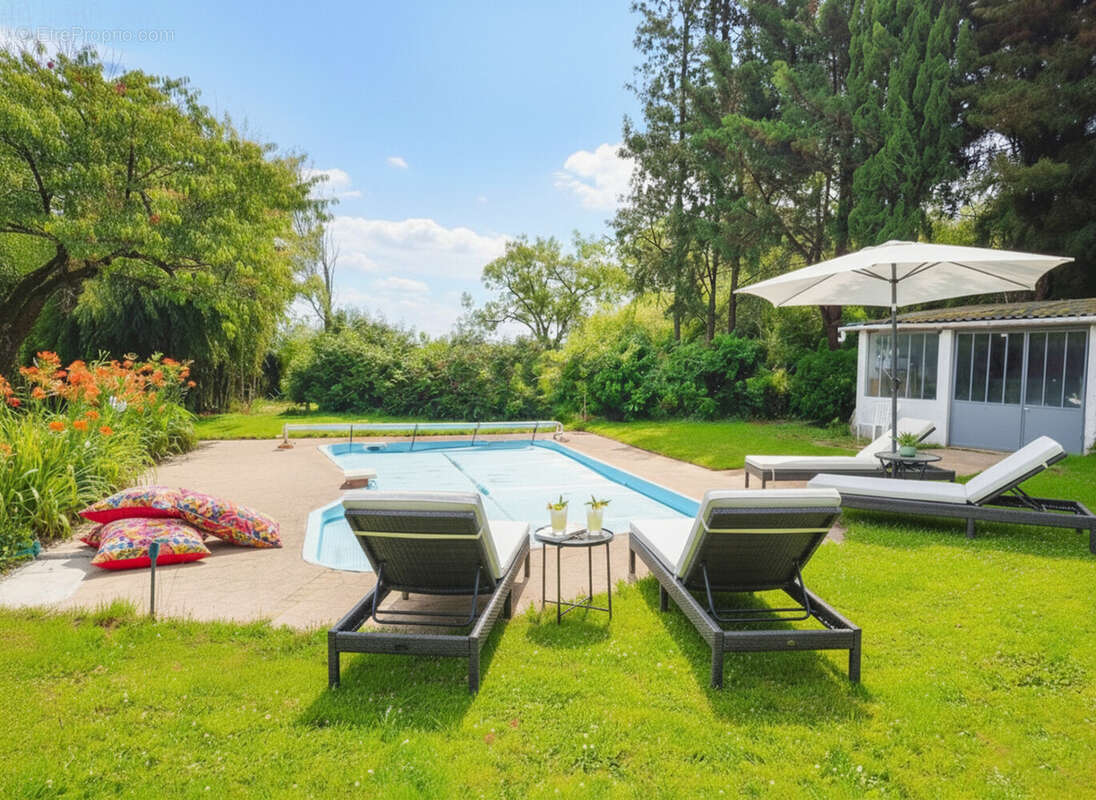 Maison à CHARETTE-VARENNES