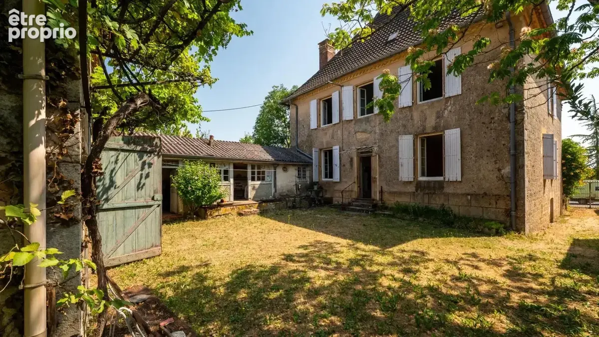 Payrac – Élégante maison bourgeoise en pierre de 258 m² avec 6 c - photo 3