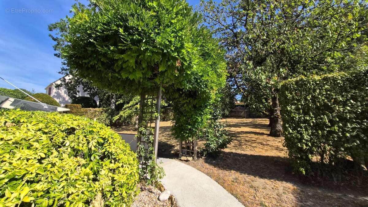T4 indépendant, 126 m², sous sol total, 782 m² de terrain - photo 27