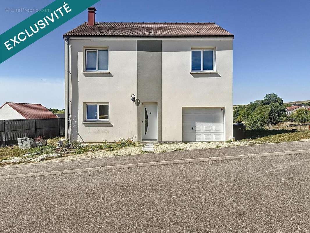 Photo 2 - Maison à SERVIGNY-LES-RAVILLE