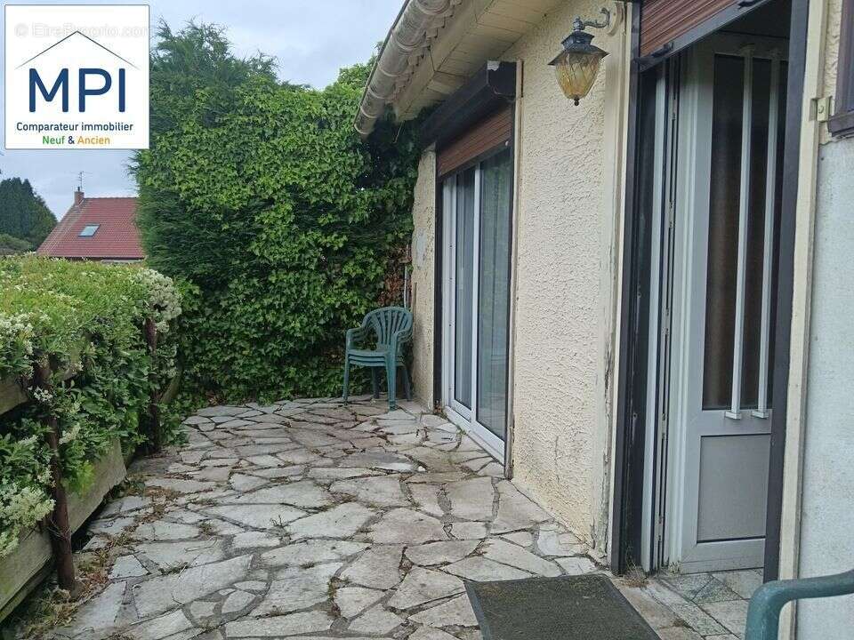 Maison 80 m² à Carvin  - photo 10