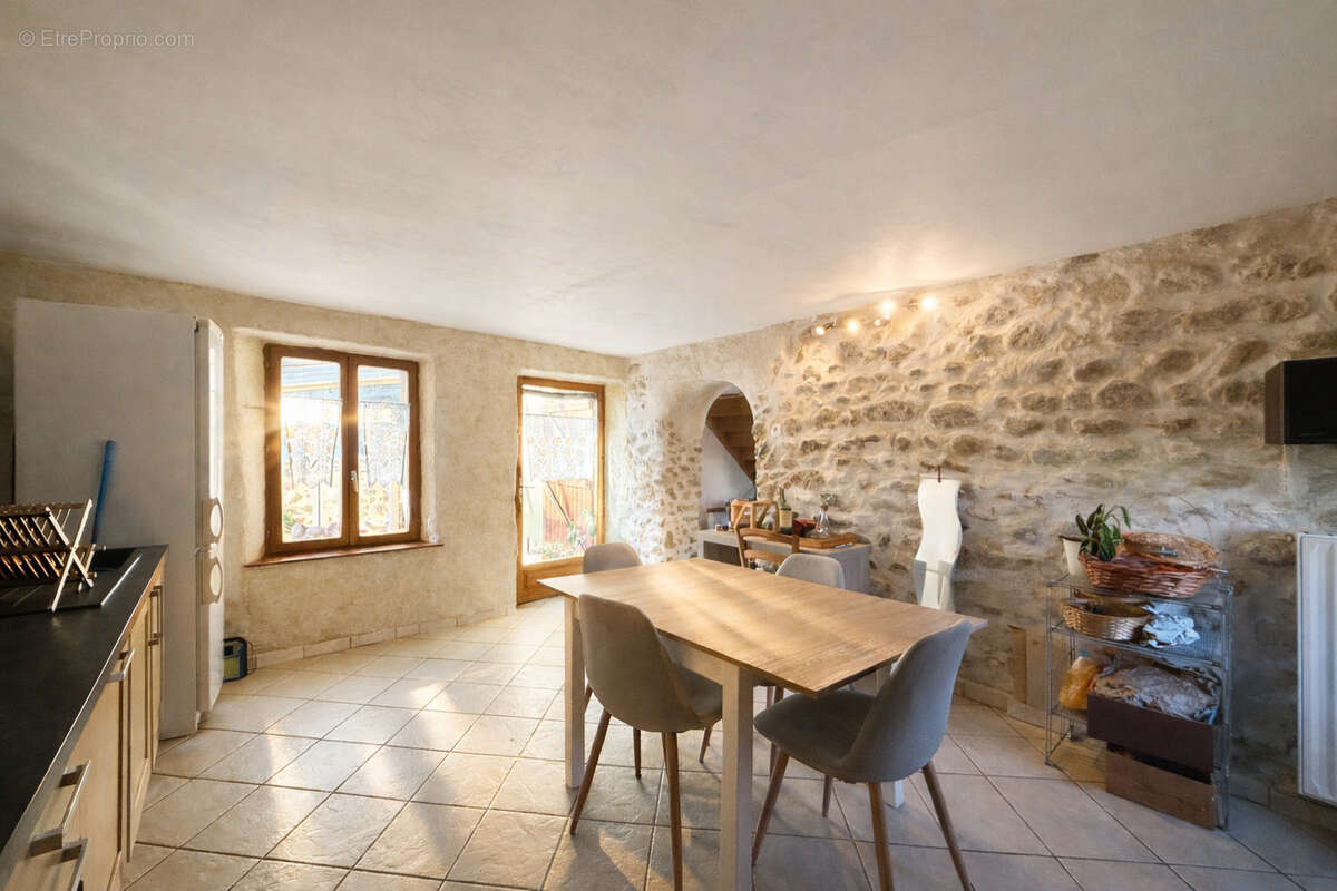 Maison à LIMONY