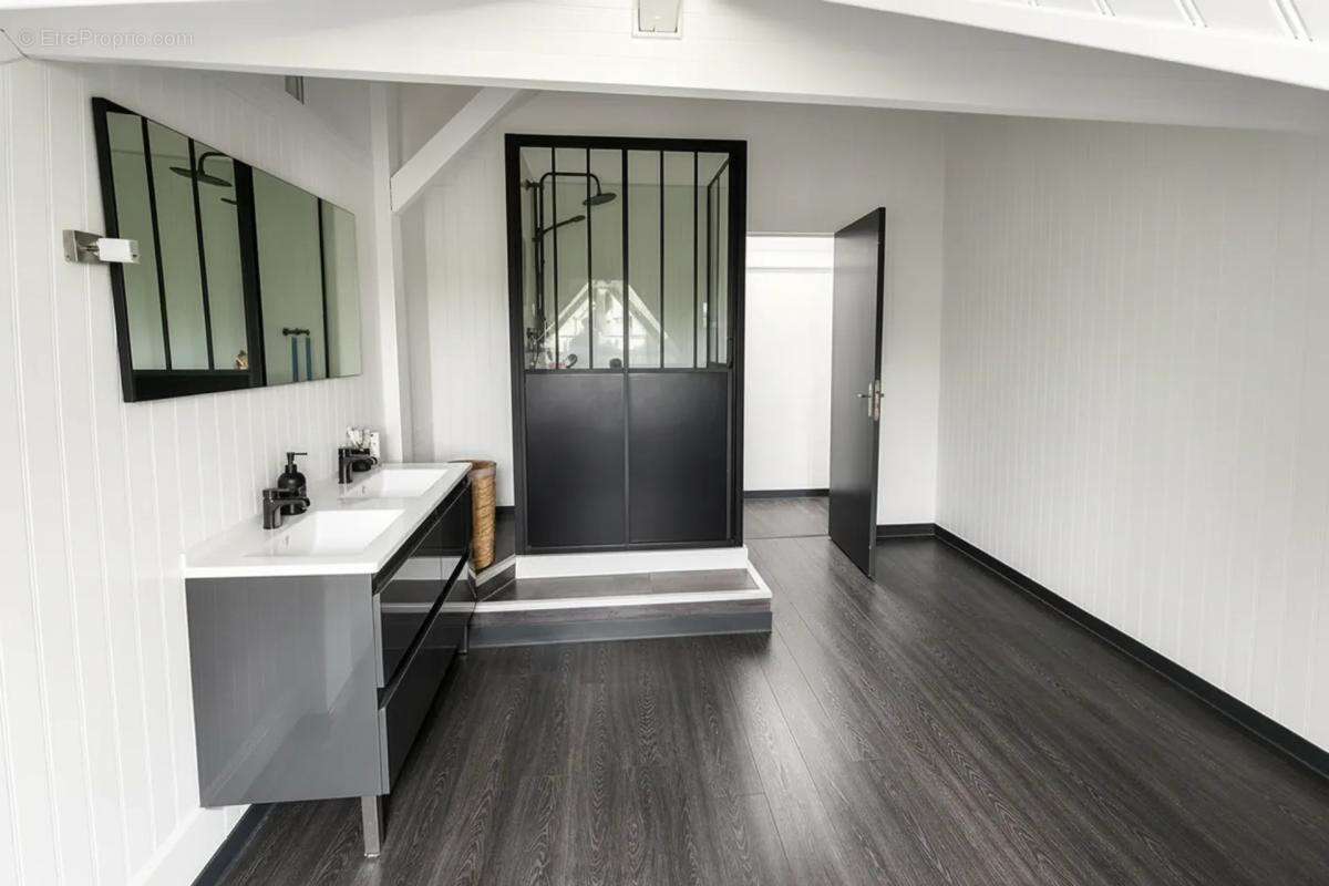 Vaste maison 7 pièces 214 m² à Ordonnac - photo 6