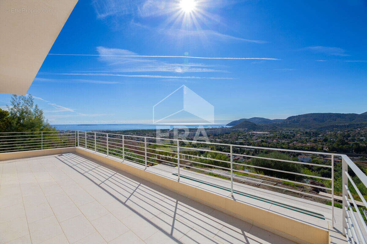 Maison à MANDELIEU-LA-NAPOULE