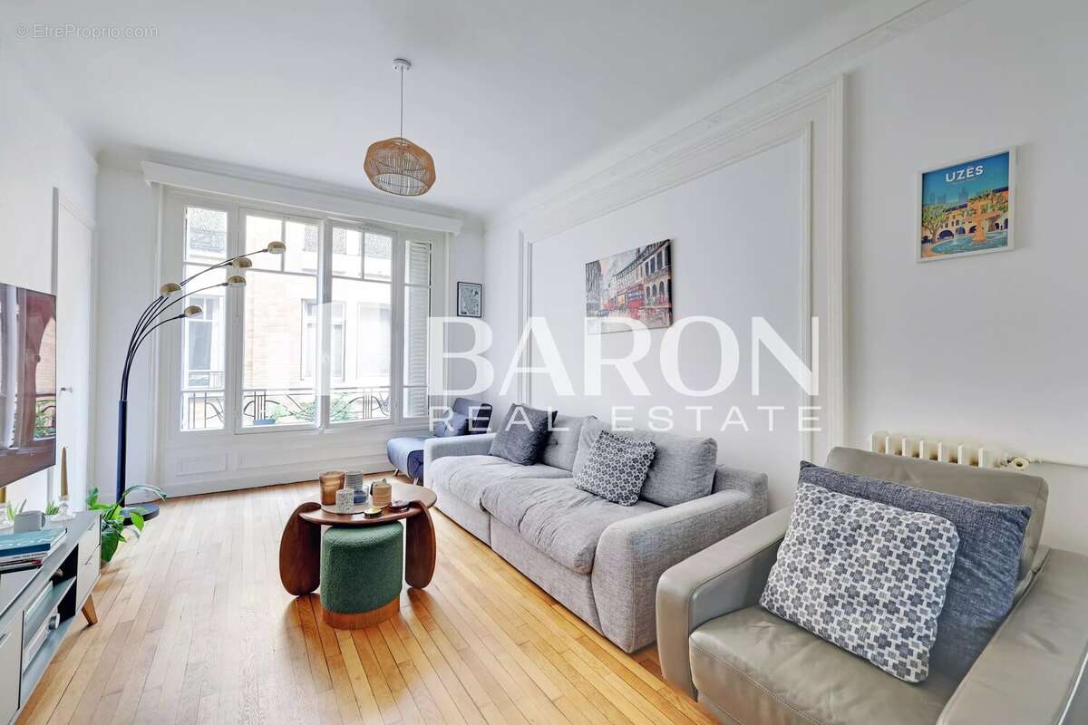 Appartement à PARIS-17E