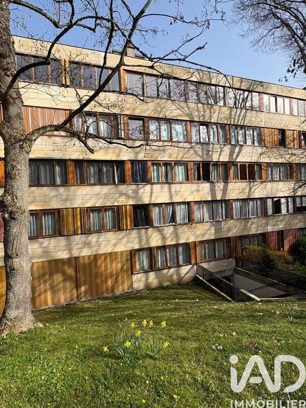 Photo 9 - Appartement à LA CELLE-SAINT-CLOUD