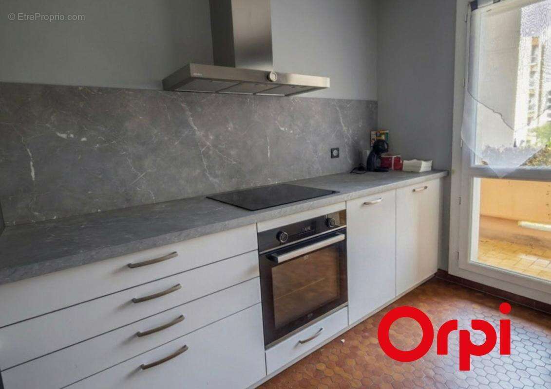 Appartement à LYON-8E