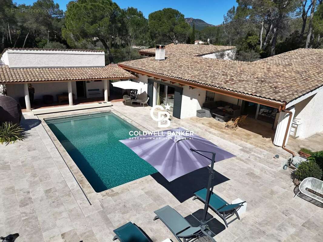 Maison à PUGET-SUR-ARGENS