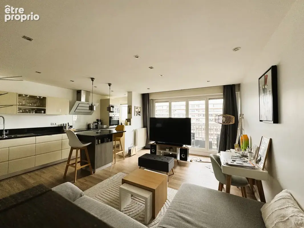 Grand 2 pièces avec balcon de plus de 10 m2   10ème et avant-dernier étage - photo 2