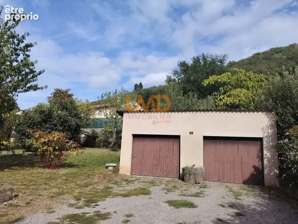 Immeuble de rapport rénové : 3 appartements + caves + garages + - photo 14