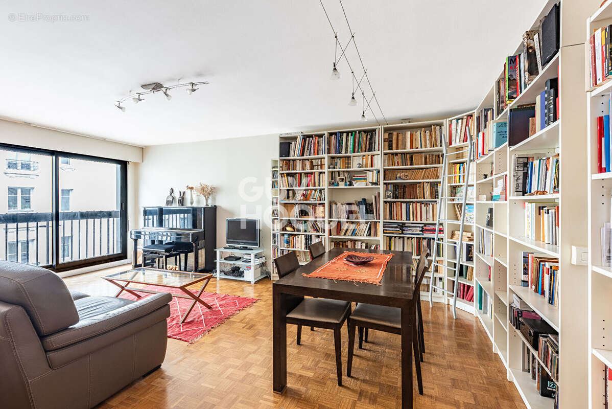Appartement à PARIS-12E