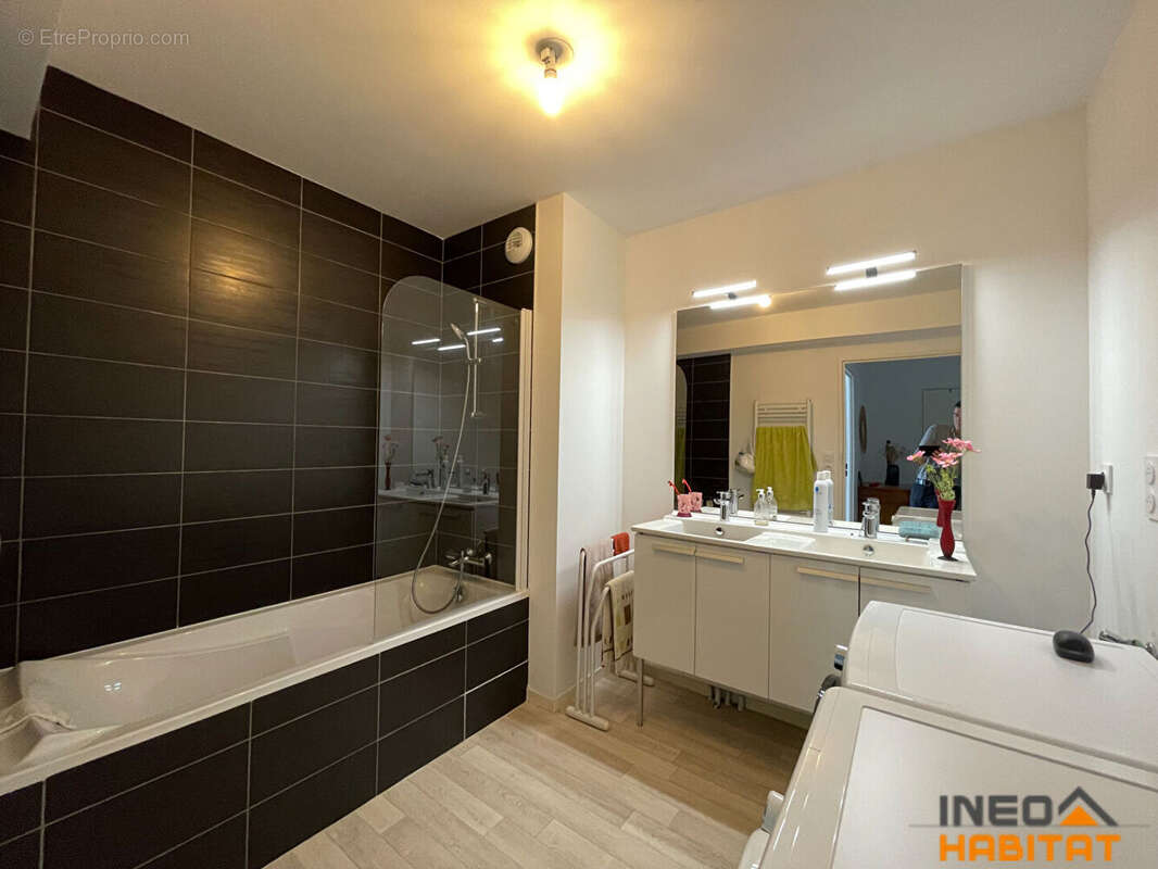 Appartement à LA MEZIERE