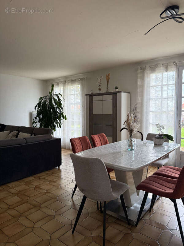 Maison à MONTAIGU