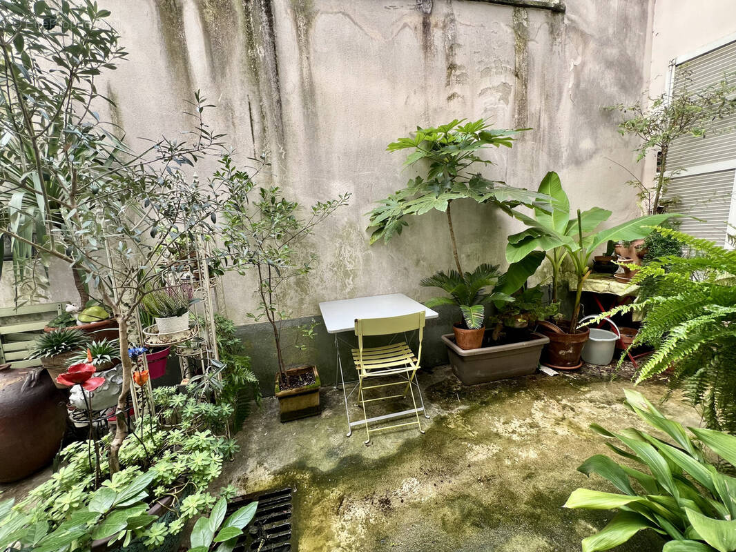 Appartement à PARIS-14E