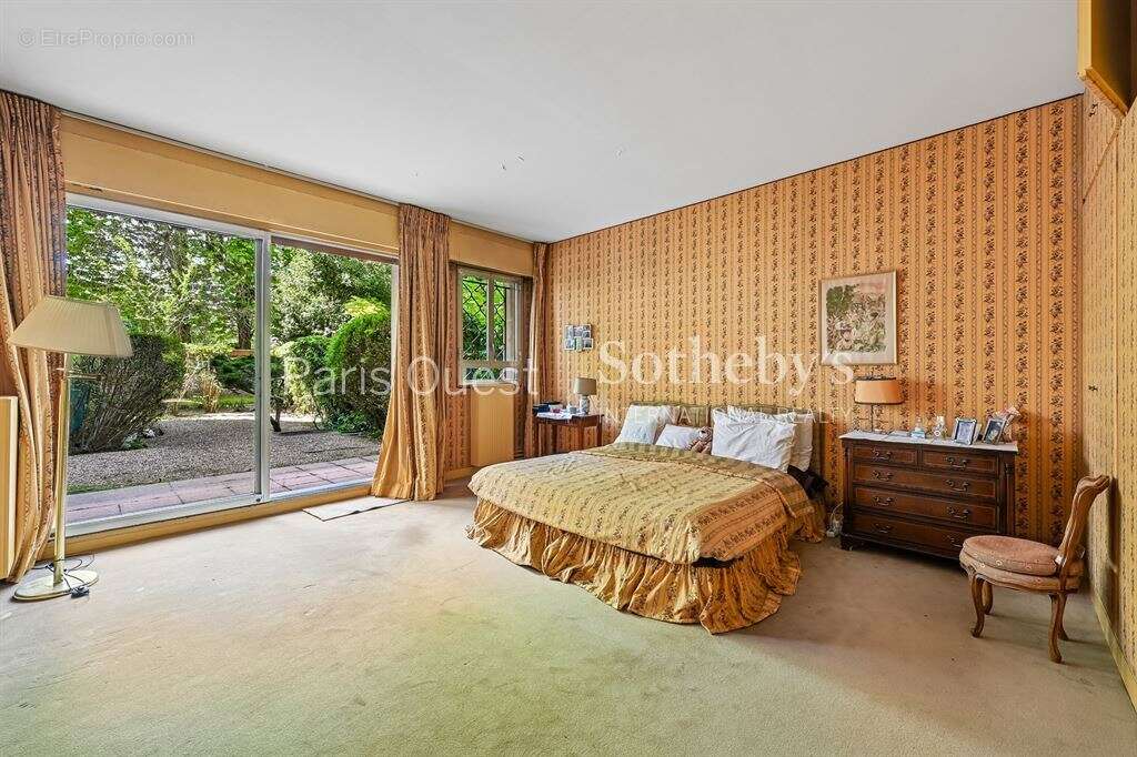 Appartement à NEUILLY-SUR-SEINE