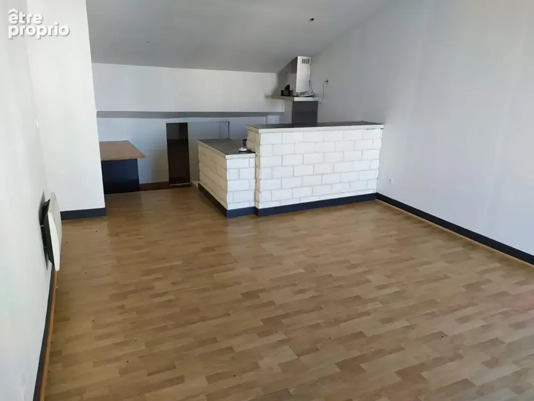 Immeuble compose de 4 appartements et 1 maison avec jardin - photo 11