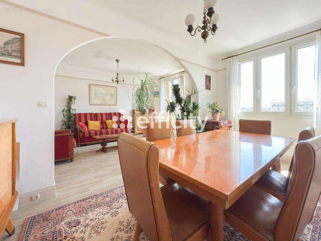 Appartement à COLOMBES