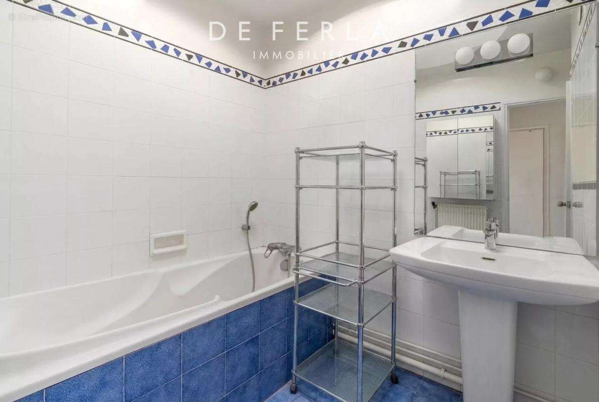 Appartement à PARIS-14E