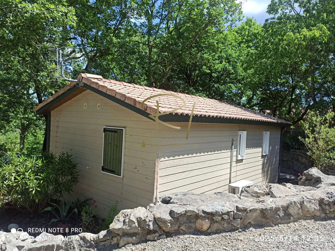 Chalet avec terrasse et piscine - SUD ARDECHE - photo 3
