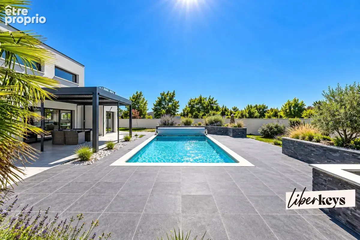 OLIVET Centre (45160) – Maison 250 m², 5 chambres, piscine chauffée et grand garage - photo 2