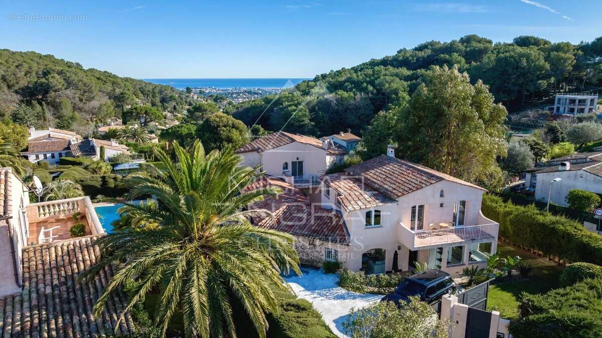 Maison à VALLAURIS