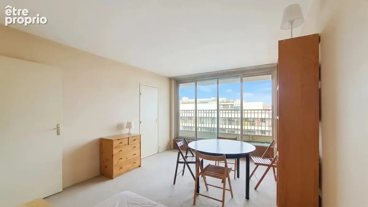 Grand studio avec balcon - parking - photo 3