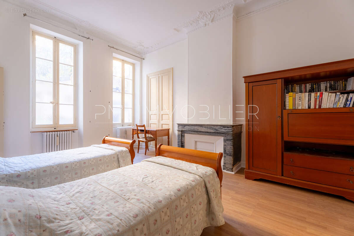 Appartement à MARSEILLE-1E
