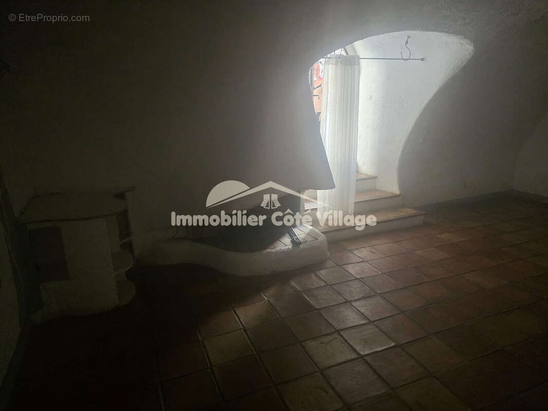 Appartement à TOUET-DE-L'ESCARENE