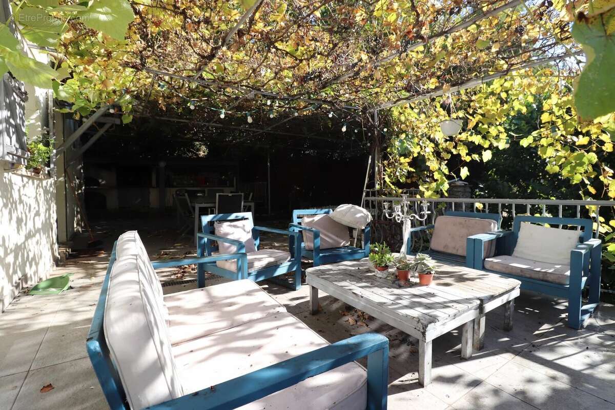 Maison à TOURRETTES-SUR-LOUP