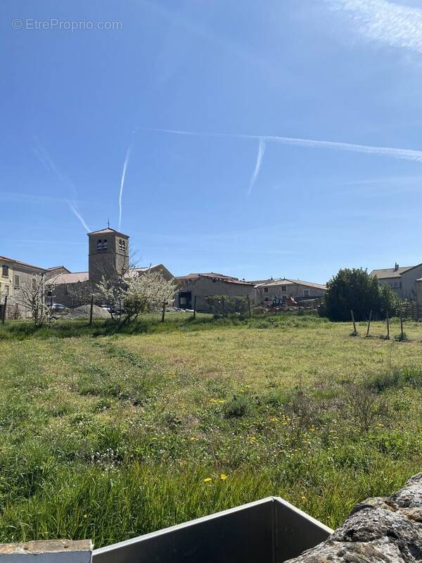 Terrain à SAINT-BARTHELEMY-LE-PLAIN