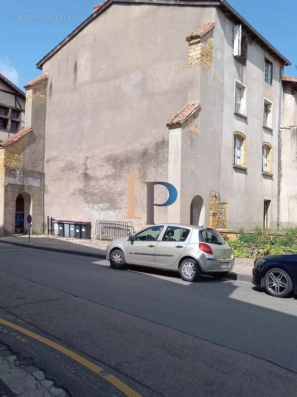 Appartement à CHARLIEU