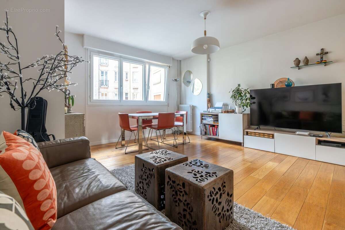 Appartement à PARIS-12E