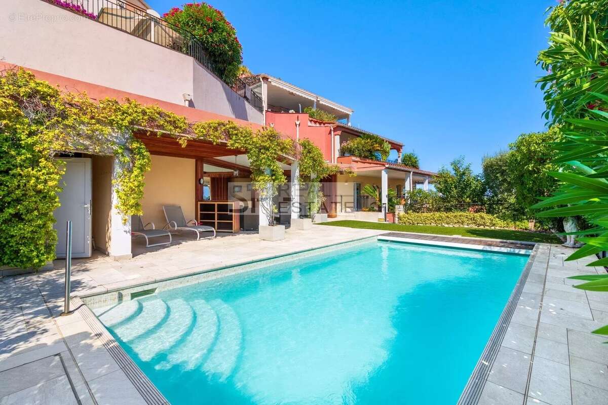 Appartement à MANDELIEU-LA-NAPOULE