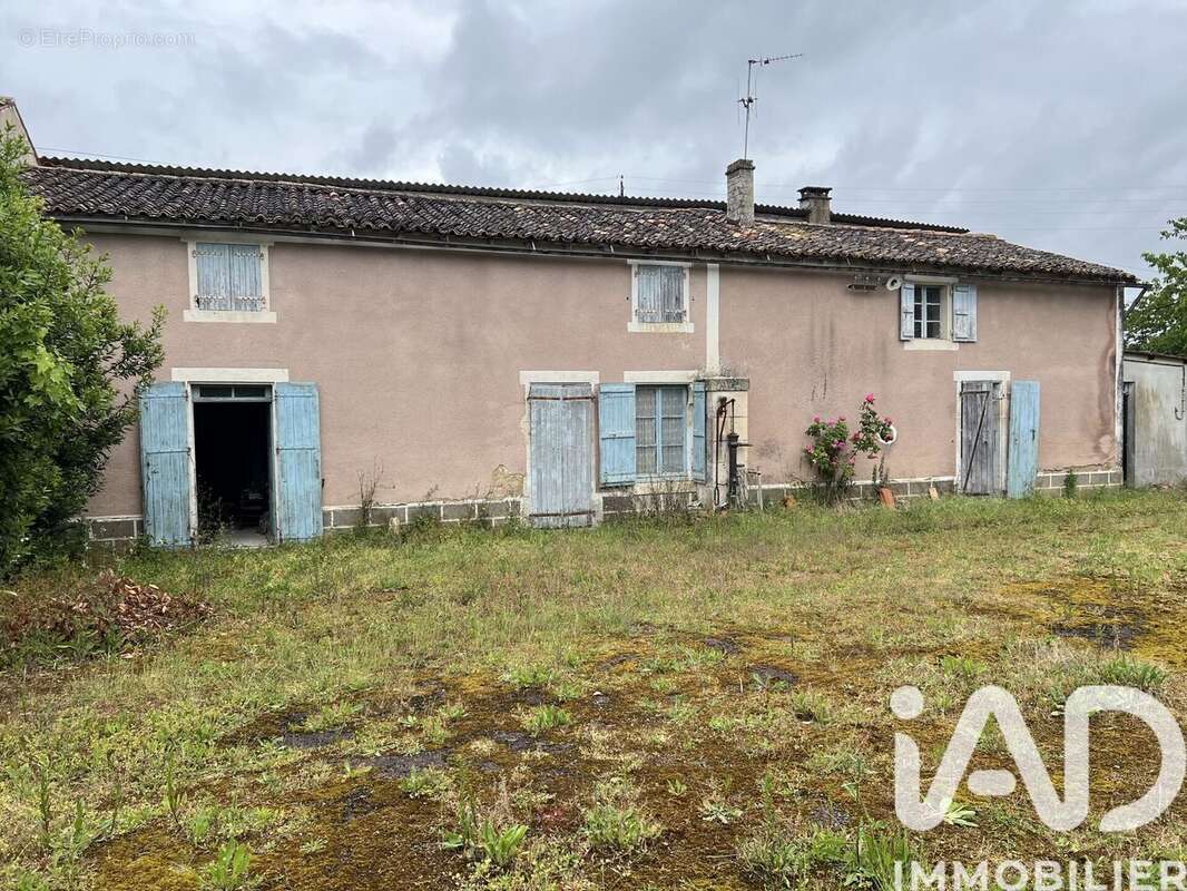 Maison 410 m² à Celles-Sur-Belle  - photo 3