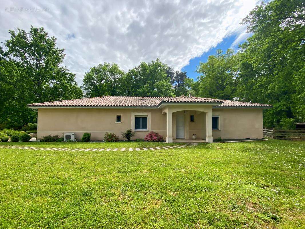 Maison à SAINT-DENIS-DE-PILE