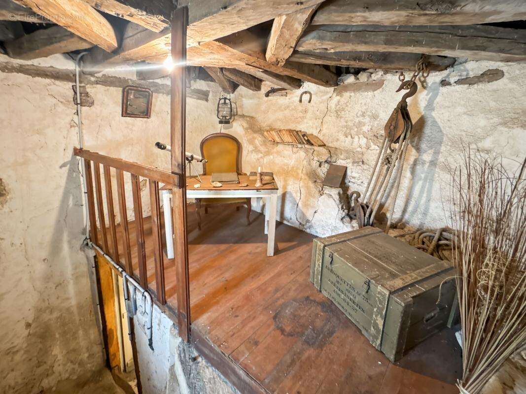 Maison forte aux allures de petit chateau - photo 12