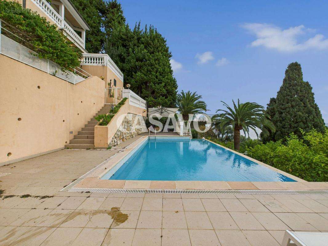 Appartement à ROQUEBRUNE-CAP-MARTIN