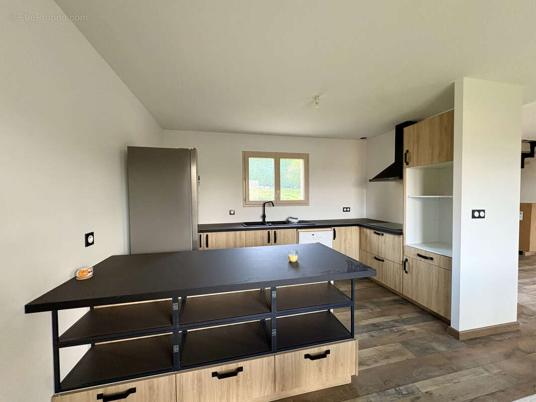 Maison à TERRASSON-LAVILLEDIEU