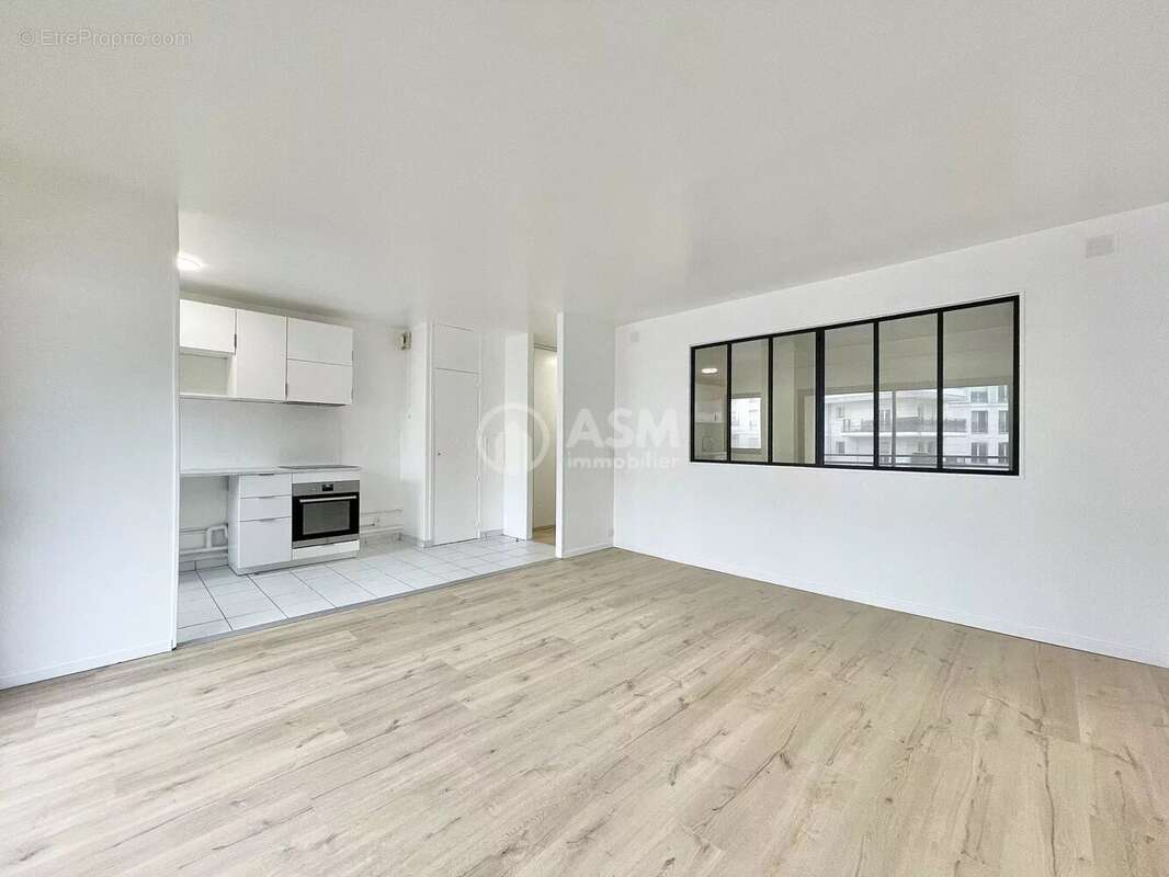 Appartement à COURBEVOIE
