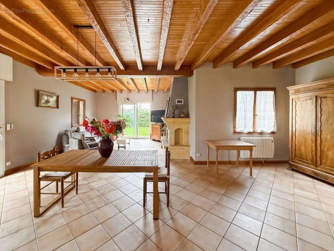 Maison à CHATEAU-L&#039;EVEQUE