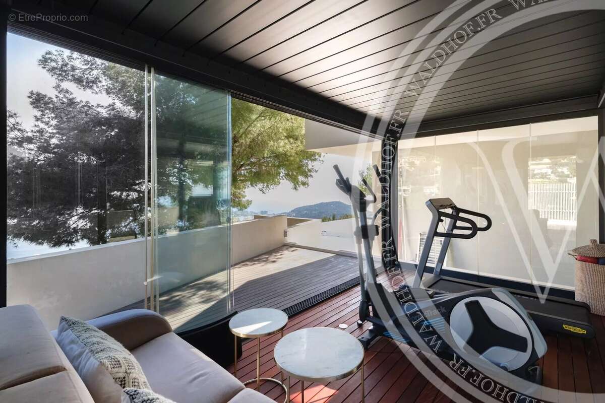 Villa contemporaine avec vue panoramique sur la mer et piscine à débordement surplombant le Cap Ferrat à seulement 21 minutes de - photo 19