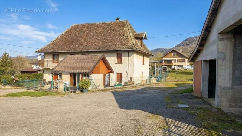 Maison à SAINT-BERON
