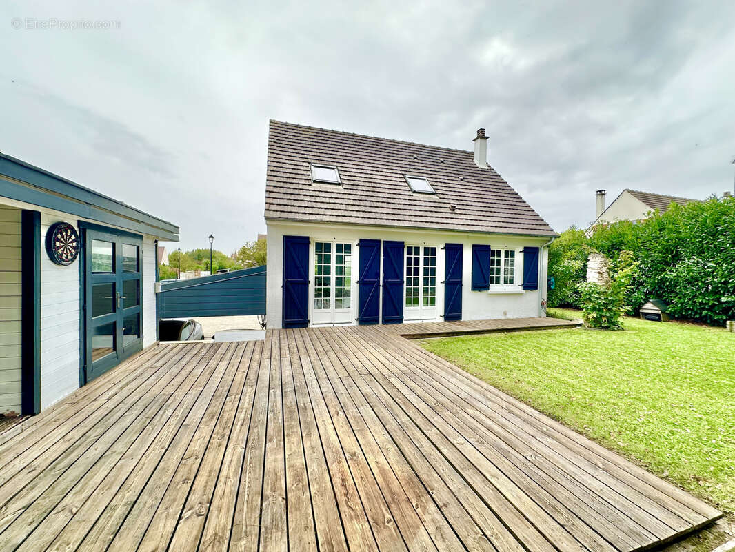 Maison à FONTAINE-CHAALIS