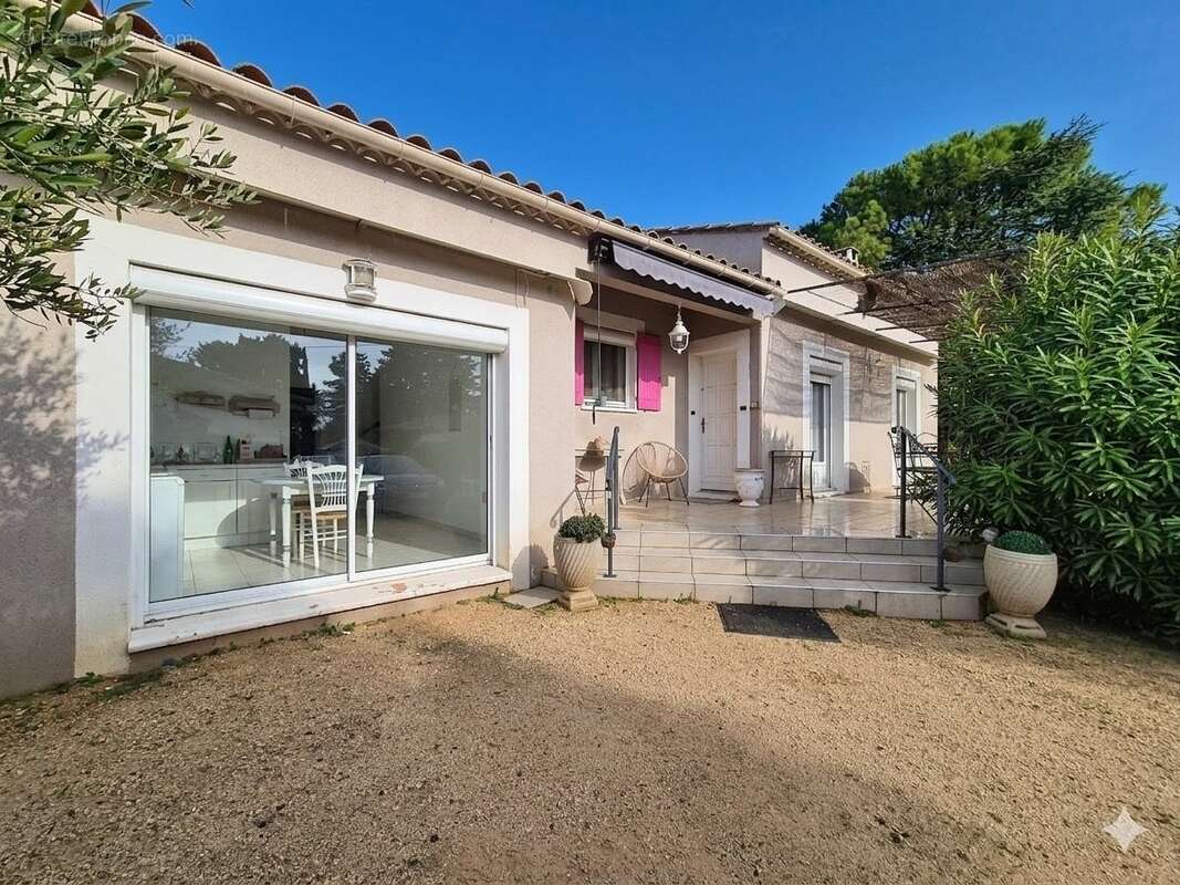 Maison à L'ISLE-SUR-LA-SORGUE