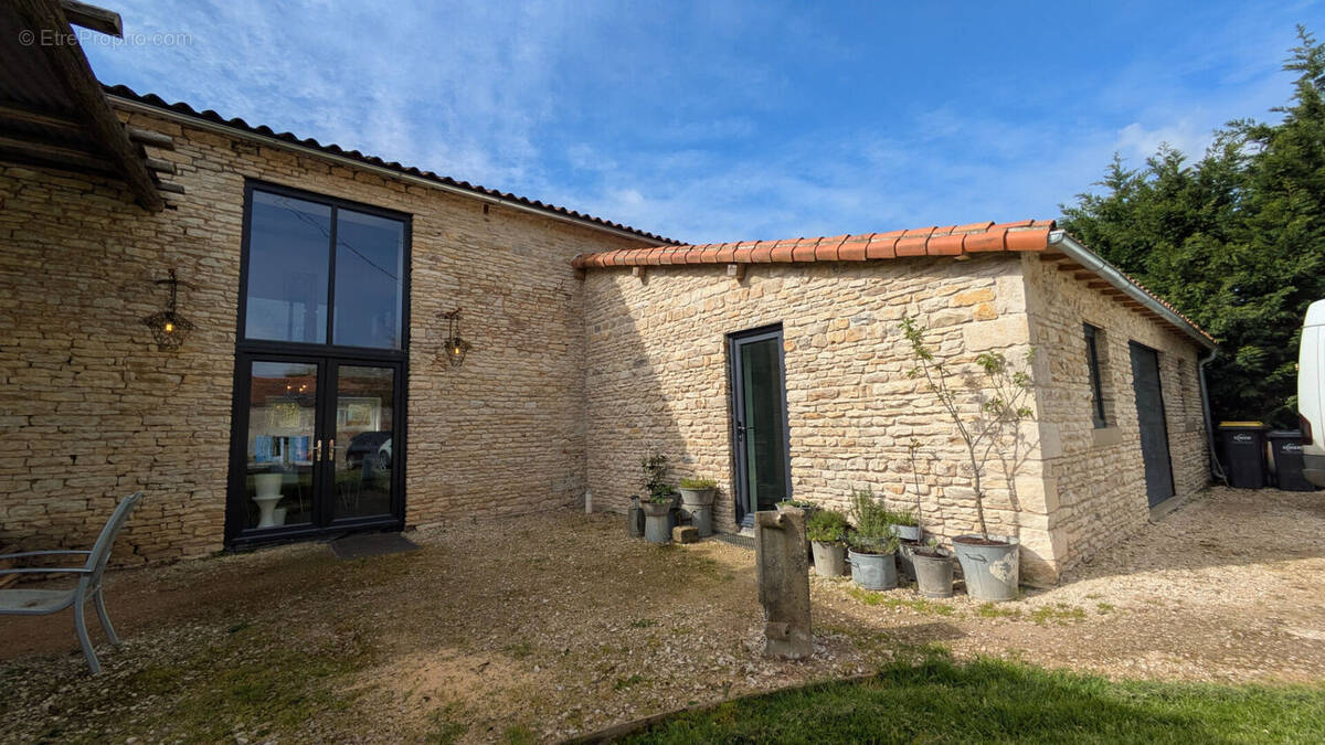 Maison à MAUPREVOIR