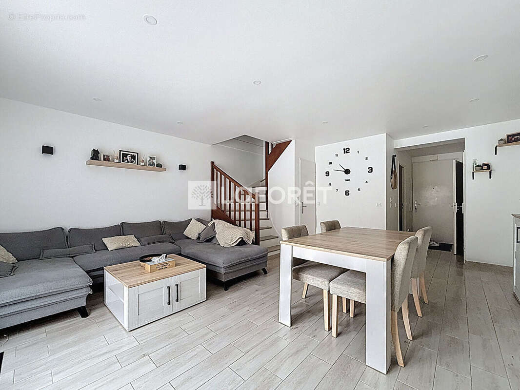 Maison à SAVIGNY-LE-TEMPLE