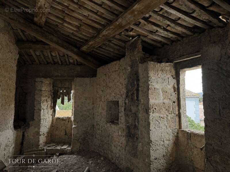 Ancien château de névian (ve – xviiie siècle) - photo 9